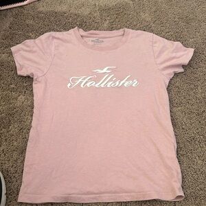 shirt that’s is pink and says holister